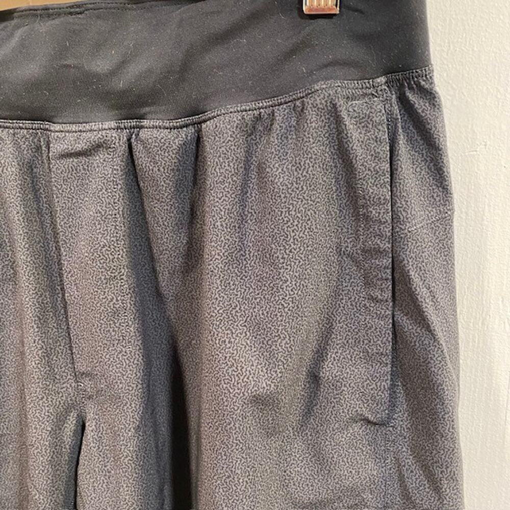 Lululemon Charcoal Gray Shorts Athletic Drawstring Pockets Mens Sz 30 Small - Picture 2 of 6